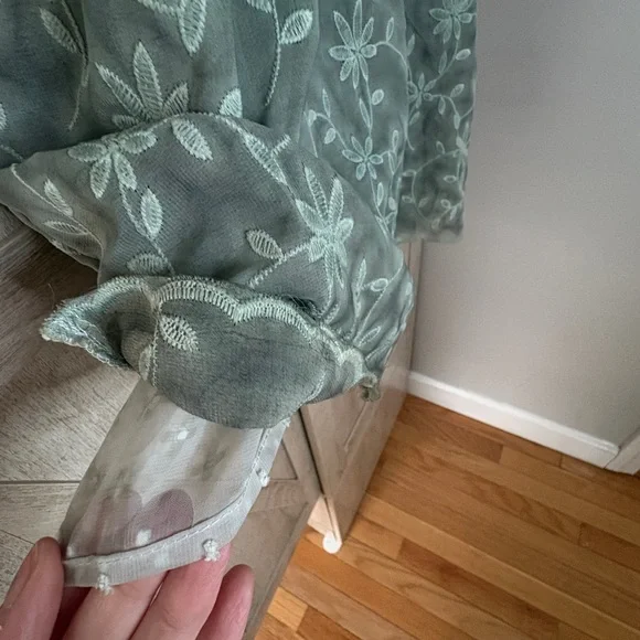 POL Green Floral Lace Strap Tank Top – Size S - Picture 3 of 7